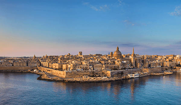 Ruhige Bucht auf Malta abseits der Touristenorte