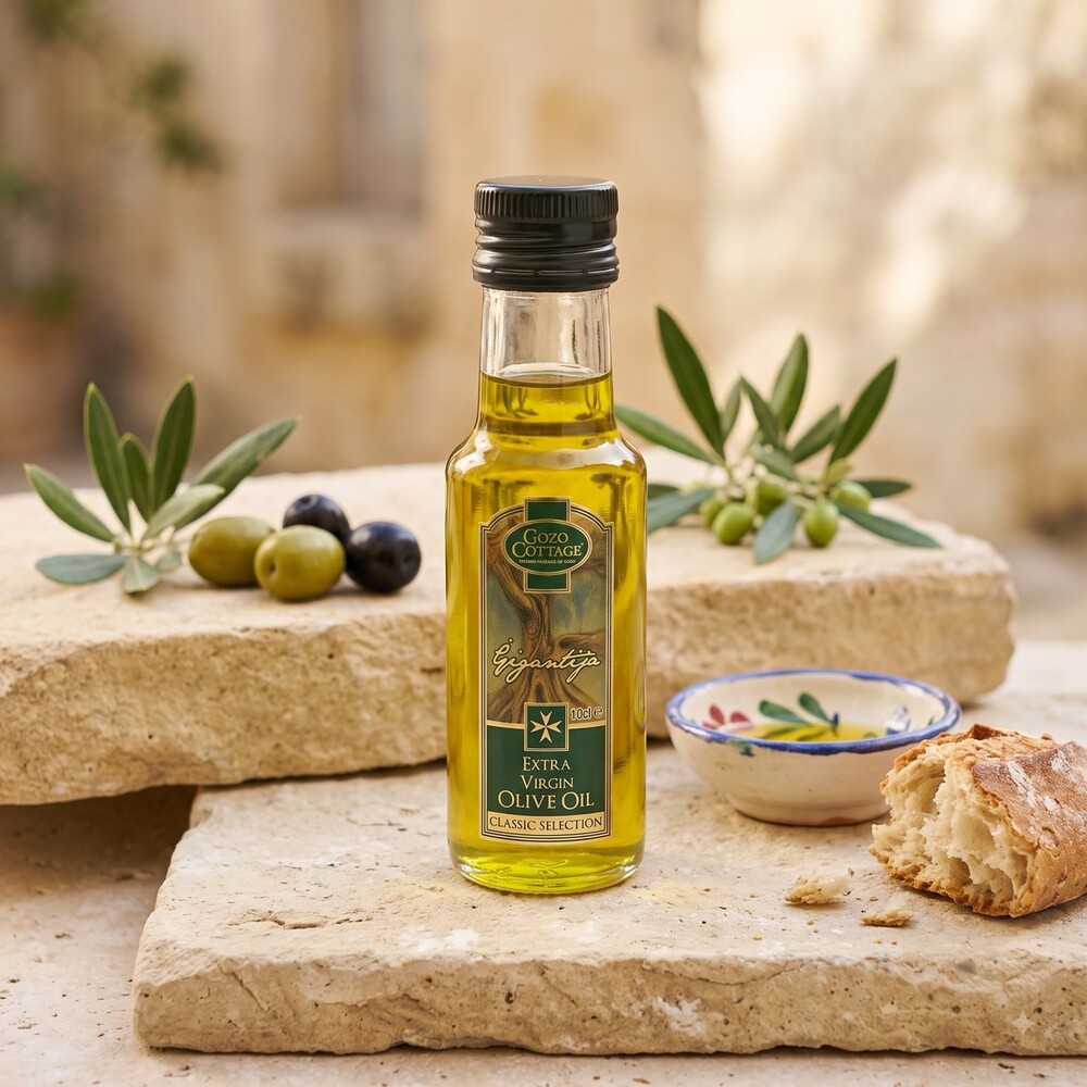 Olivenöl Gozo Large Gozo Cottage Extra Virgin Olivenöl in der 100-ml-Flasche mit Oliven und Brot