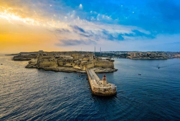 Dinosaurierfiguren auf Malta