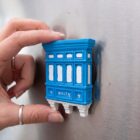 Kühlschrankmagnet in Form eines blauen maltesischen Holzbalkons mit MALTA-Schriftzug