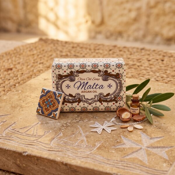 Olivenöl-Seife Malta Arganöl im maltesischen Kachel-Design mit Arganüssen und Olivenzweig