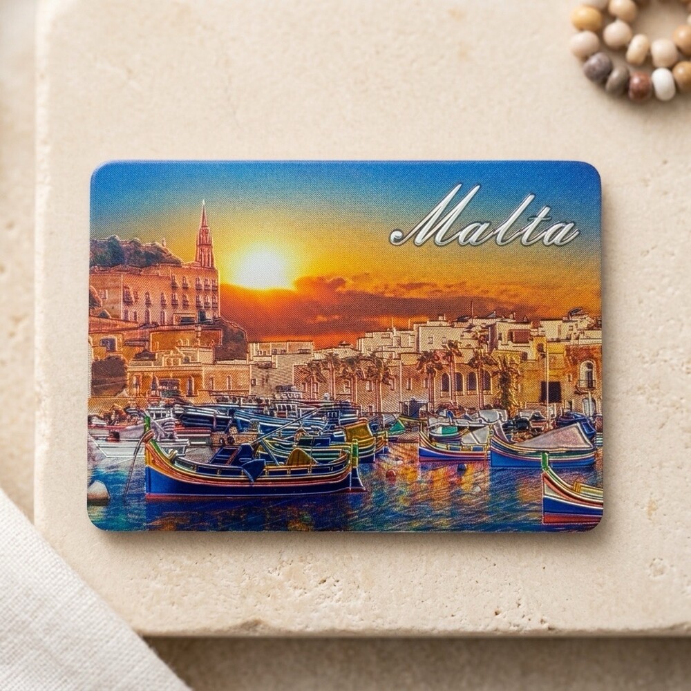 Kühlschrankmagnet Malta – Marsaxlokk im Sonnenuntergang Kühlschrankmagnet Malta mit Luzzi im Hafen von Marsaxlokk bei Sonnenuntergang